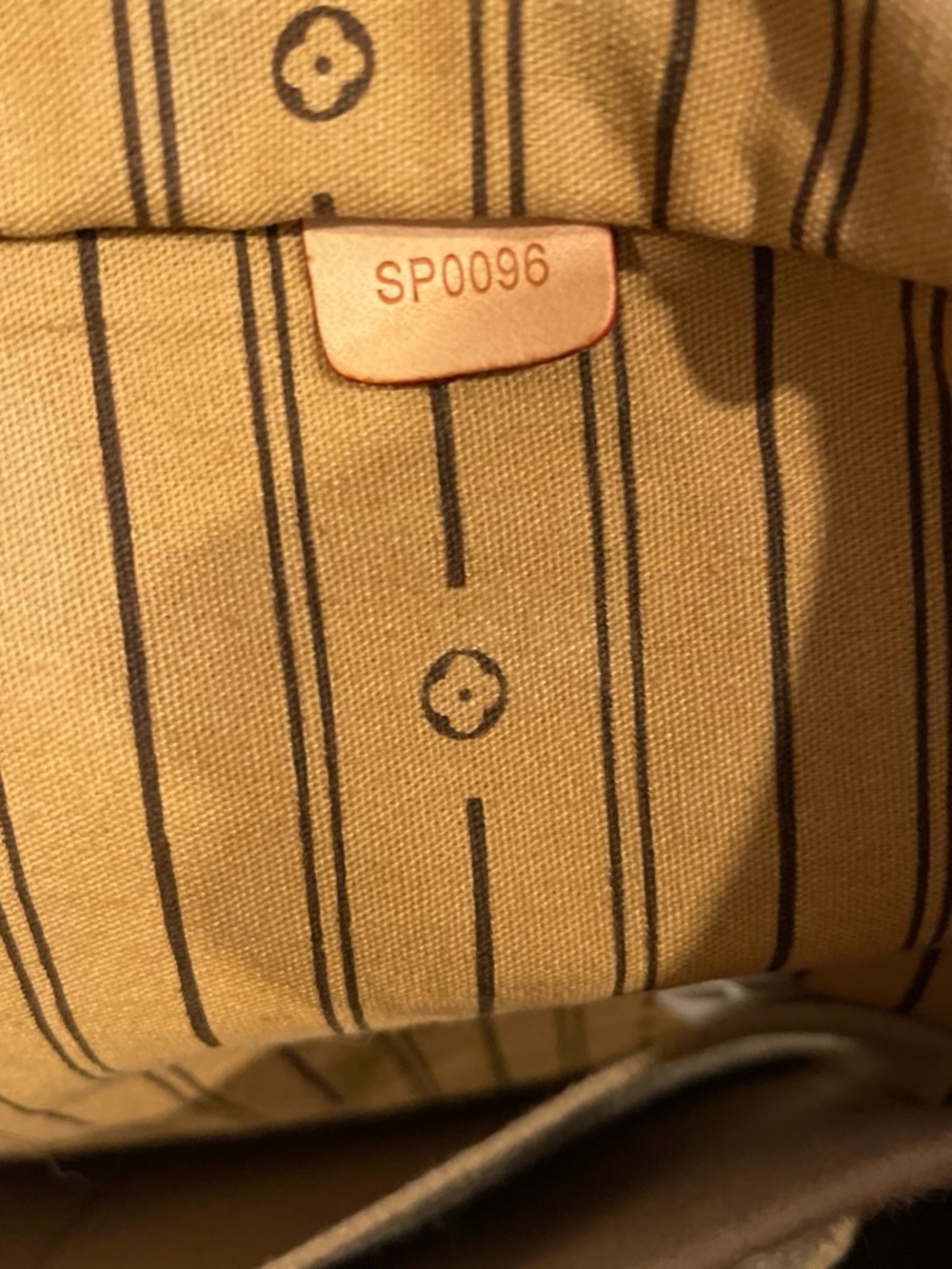 Louis Vuitton neverful Tan Canvas Bag Interior Tag - SP0096 france 2006